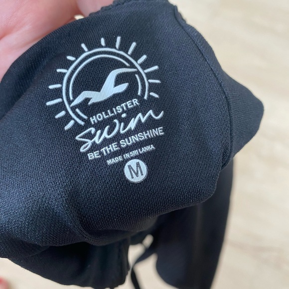 Hollister Black Ribbed Swimsuit Size Medium - Picture 3 of 3